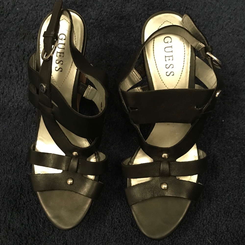 Guess wedge